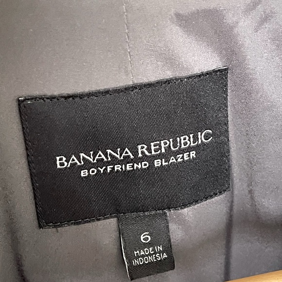 Banana Republic Grey Boyfriend Blazer (size 6) - Picture 3 of 8